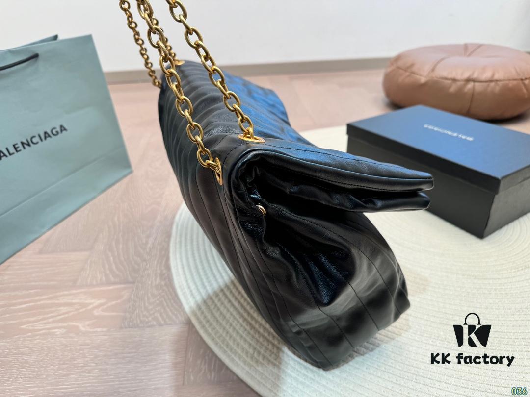 Balenciaga New Arrival Unisex Style Highly Sought After by Celebrities Original Fabric First Quality Extremely Eye-Catching Size 42 28