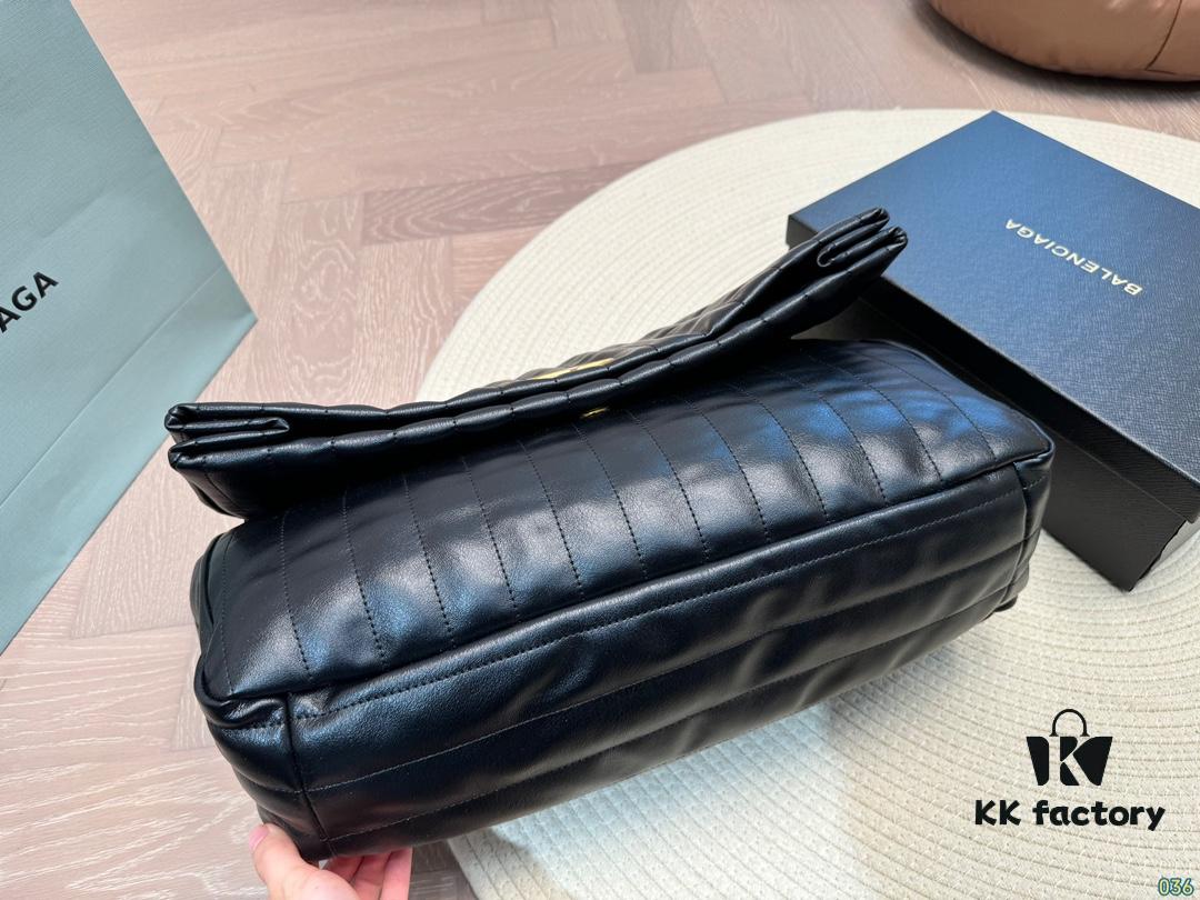 Balenciaga New Arrival Unisex Style Highly Sought After by Celebrities Original Fabric First Quality Extremely Eye-Catching Size 42 28