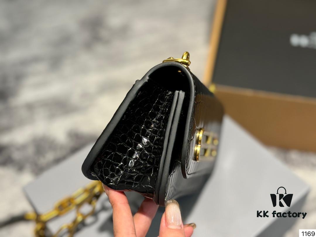 692fabb499f2d84055c864ef Balenciaga Gossip Bag: What Makes It So Desirable?