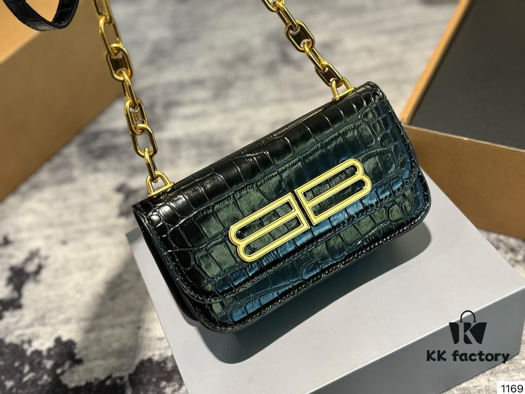 692fabb599f2d84055c864f2 Balenciaga Gossip Bag: What Makes It So Desirable?