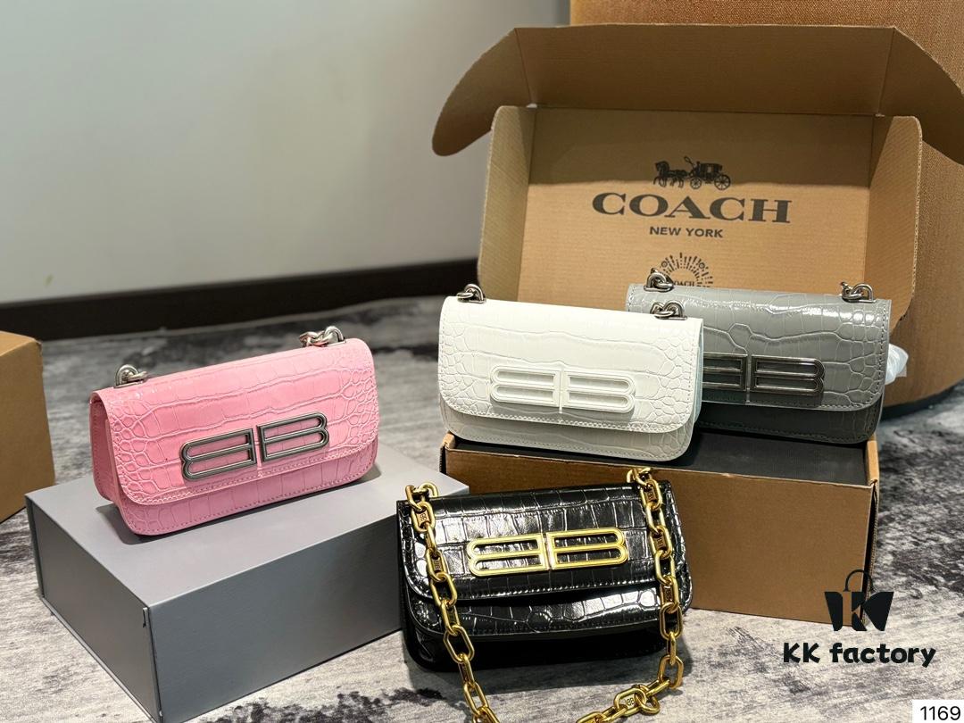 692fabb899f2d84055c864f6 Balenciaga Gossip Bag: Why It's So Amazing