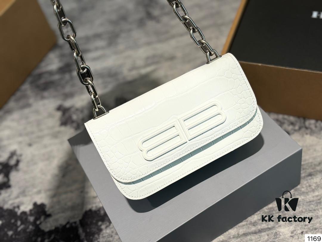 692fabb899f2d84055c864f8 Balenciaga Gossip Bag: Why It's So Amazing