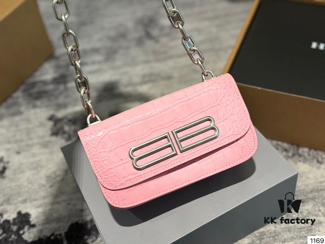692fabc699f2d84055c86507 Balenciaga Gossip Bag: Why It's So Amazing