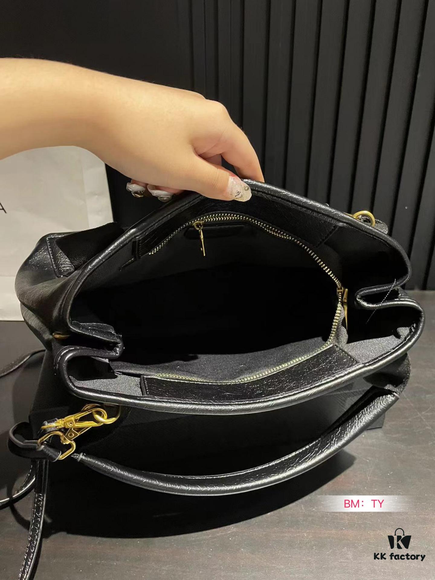 692fac0899f2d84055c86556 Balenciaga Tote Bag Small and Large Sizes Unisex Casual Stylish Lightweight Spacious Minimalist Design