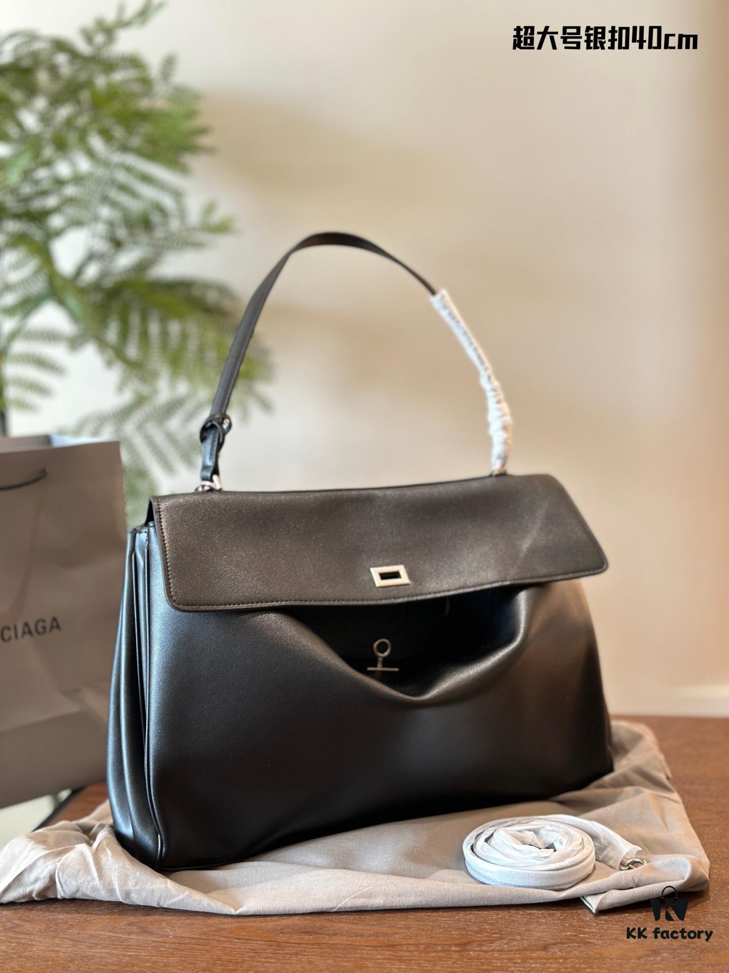 692fac1299f2d84055c8655e Oversized Balenciaga Rodeo – New Arrival