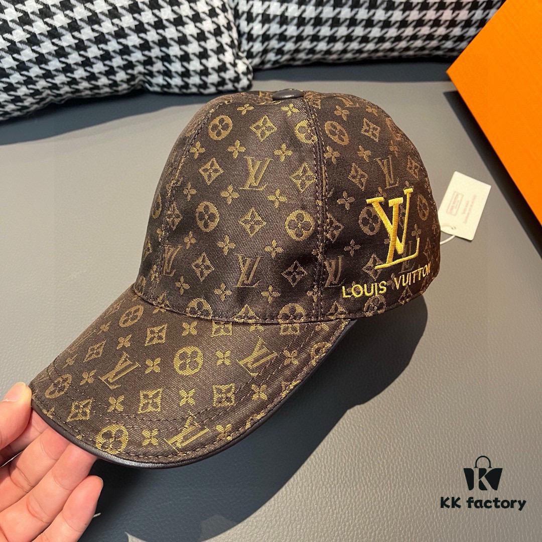 692fac8199f2d84055c86609 LV (Louis Vuitton) New Arrival Original Order Baseball Cap, Monogram Embroidery, 1:1 Precision Mold Customization, Authentic Monogram Fabric, Heavy Embroidery, Exquisite Craftsmanship