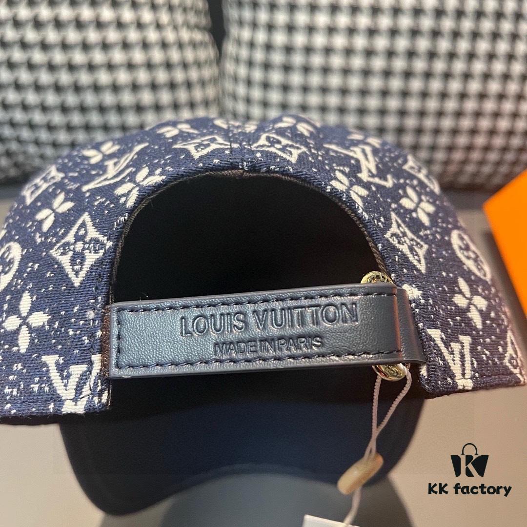692fac9399f2d84055c86625 Box and Cloth Bag Included, LV (Louis Vuitton) New Original Order Baseball Cap, Cowhide Leather Patchwork, 1:1 Mold Custom Made, Authentic Denim Fabric, Exquisite Craftsmanship, Premium Quality, Standard Head Circumference 56cm, Adjustable Strap