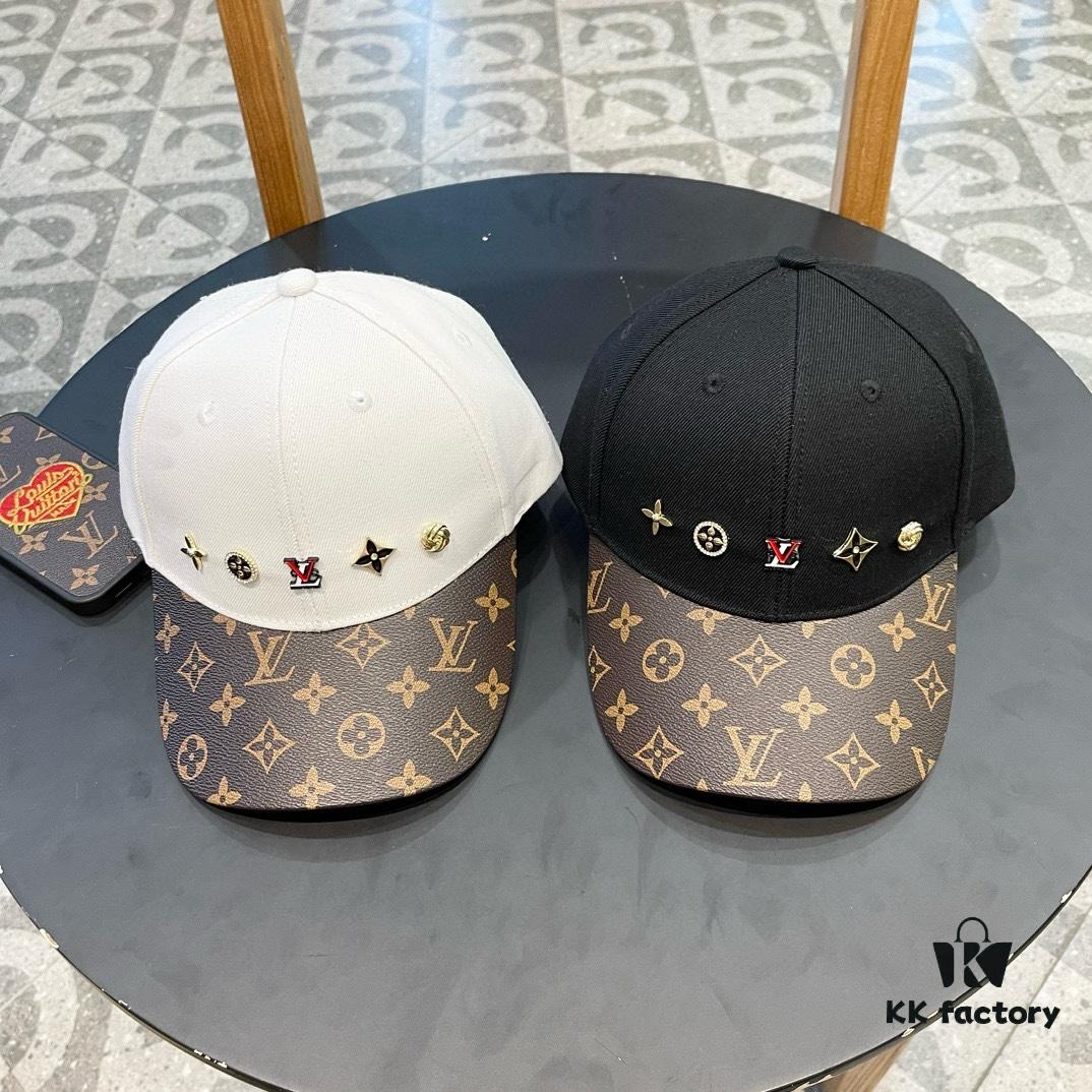 692facb299f2d84055c86663 Louis Vuitton New Arrival Authentic Replica Baseball Cap, Classic Checkered Pattern, 1:1 Mold Customized, Original Department Store Fabric with Top-Grade Leather, Small Checkered Design, Stylish and High Quality, Basic Head Circumference 56cm, Adjustable Patch