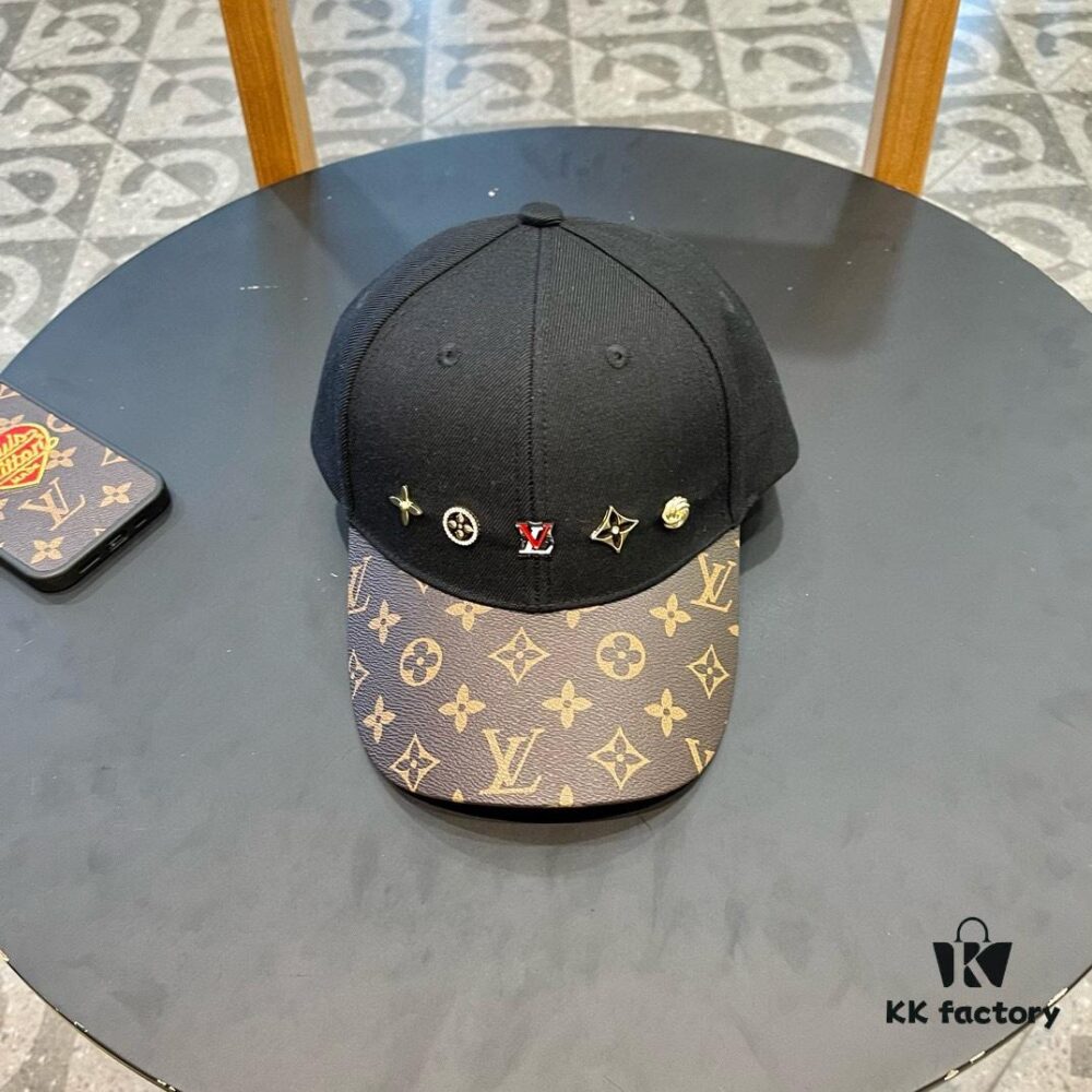 692facb599f2d84055c86667 Louis Vuitton New Authentic Replica Baseball Cap, Classic Checkerboard Pattern, 1:1 Custom Molded, Original Store Fabric with Top-Grade Cowhide