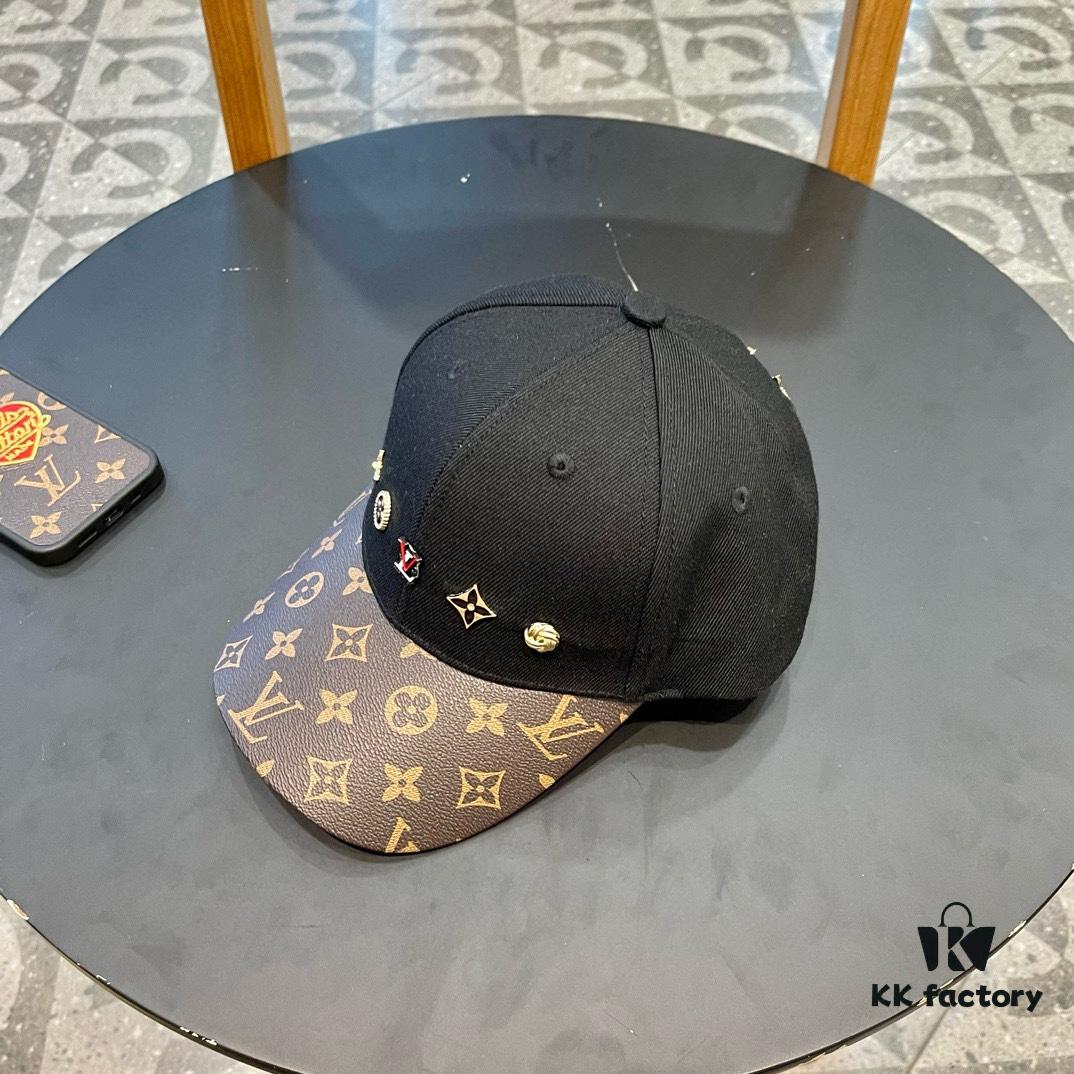 Louis Vuitton New Authentic Replica Baseball Cap, Classic Checkerboard Pattern, 1:1 Custom Molded, Original Store Fabric with Top-Grade Cowhide