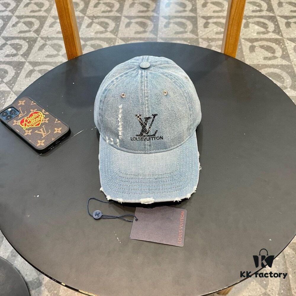 692facd399f2d84055c8669e Louis Vuitton LV Embroidered Baseball Cap, New Arrival from Official Counter, Unisex Sun Hat, Fisherman Cap, Knit Cap