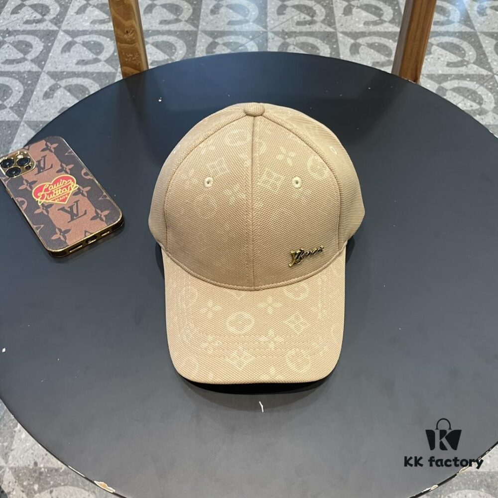 692facf599f2d84055c866e2 LV (Louis Vuitton) New Original Single Baseball Cap, Embossed Cowhide, 1:1 Mold Customized, Authentic Denim Fabric, Exquisite Craftsmanship, Excellent Quality, Basic Head Circumference 56cm, Adjustable Patch