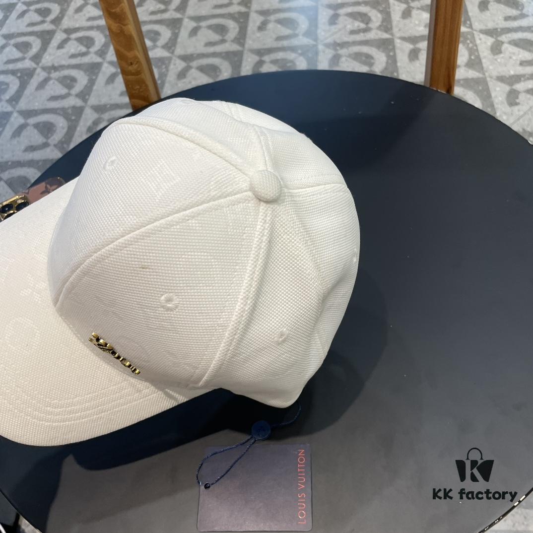 692fad0399f2d84055c86702 LV (Louis Vuitton) New Original Single Baseball Cap, Embossed Cowhide, 1:1 Mold Customized, Authentic Denim Fabric, Exquisite Craftsmanship, Excellent Quality, Basic Head Circumference 56cm, Adjustable Patch