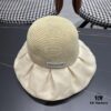 LV Louis Vuitton Bucket Hat, Must-Have for Outings, Very Flattering Face-Slimming Design