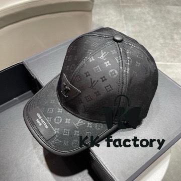 692fae2b99f2d84055c868f2 LV Baseball Cap 🧢 New Louis Vuitton Baseball Cap 🧢 Hot Selling, Versatile Accessory 🥰 Looks Great with Any Outfit, Excellent Quality 👍 Fashionable and Matchable Hat, Fisherman Cap, Knit Cap
