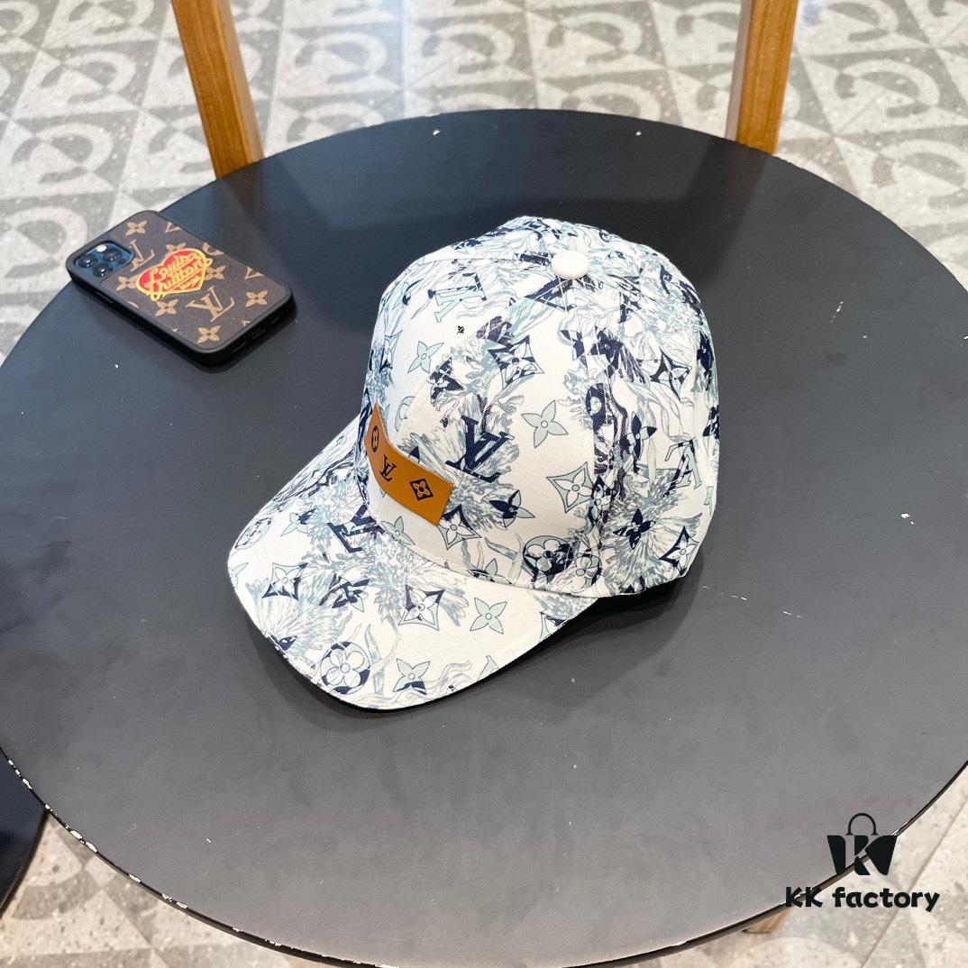 692fae4d99f2d84055c86936 Louis Vuitton New Original Single Baseball Cap, LV Denim Graffiti Fabric, Refreshing Summer Color, Clean and Comfortable, Super Flattering to Skin Tone!