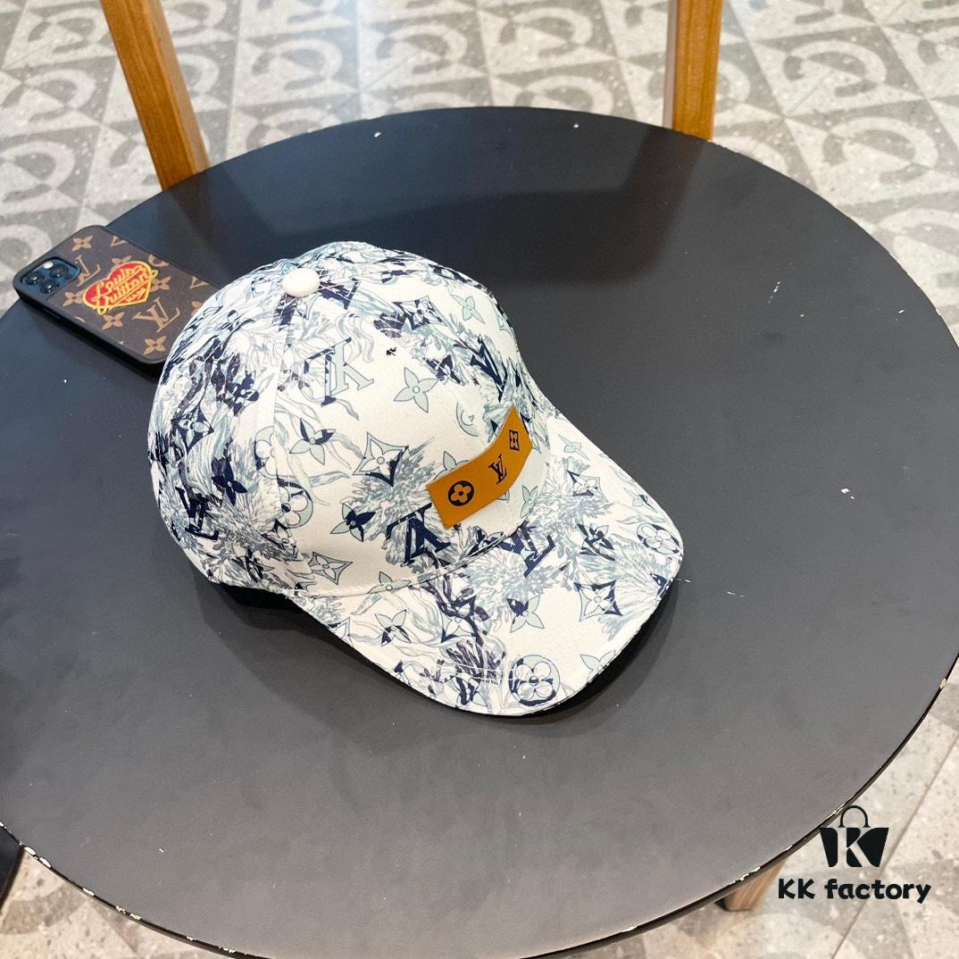 692fae4e99f2d84055c86937 Louis Vuitton New Original Single Baseball Cap, LV Denim Graffiti Fabric, Refreshing Summer Color, Clean and Comfortable, Super Flattering to Skin Tone!