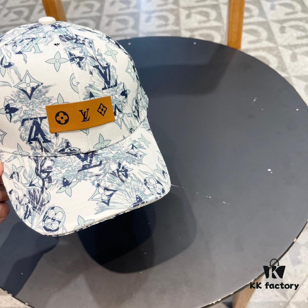 692fae4e99f2d84055c86939 Louis Vuitton New Original Single Baseball Cap, LV Denim Graffiti Fabric, Refreshing Summer Color, Clean and Comfortable, Super Flattering to Skin Tone!