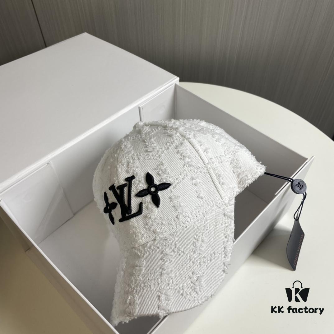 692fae7199f2d84055c8697f Louis Vuitton Embroidered Baseball Cap, Cabinet Hot-Selling Style, Pure Cotton Lining, Lightweight and Breathable