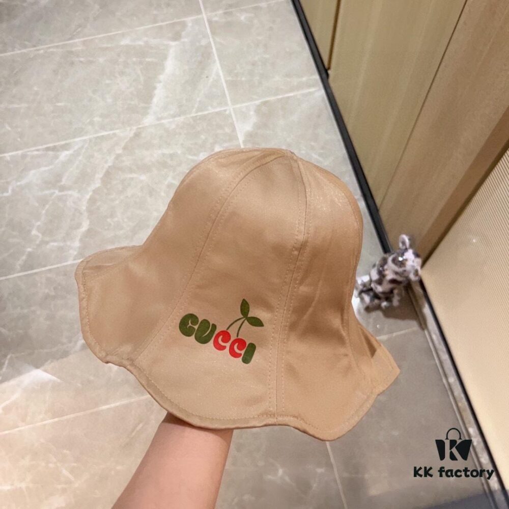 692fae9699f2d84055c869d5 GUCCI x Spring/Summer 2024 Wave-Brimmed Waterproof Smooth Surface Fisherman Hat