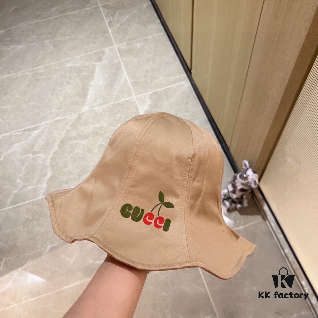692faee899f2d84055c86a73 GUCCI Wave-Brim Waterproof Fisherman Hat 2024 Spring/Summer Collection