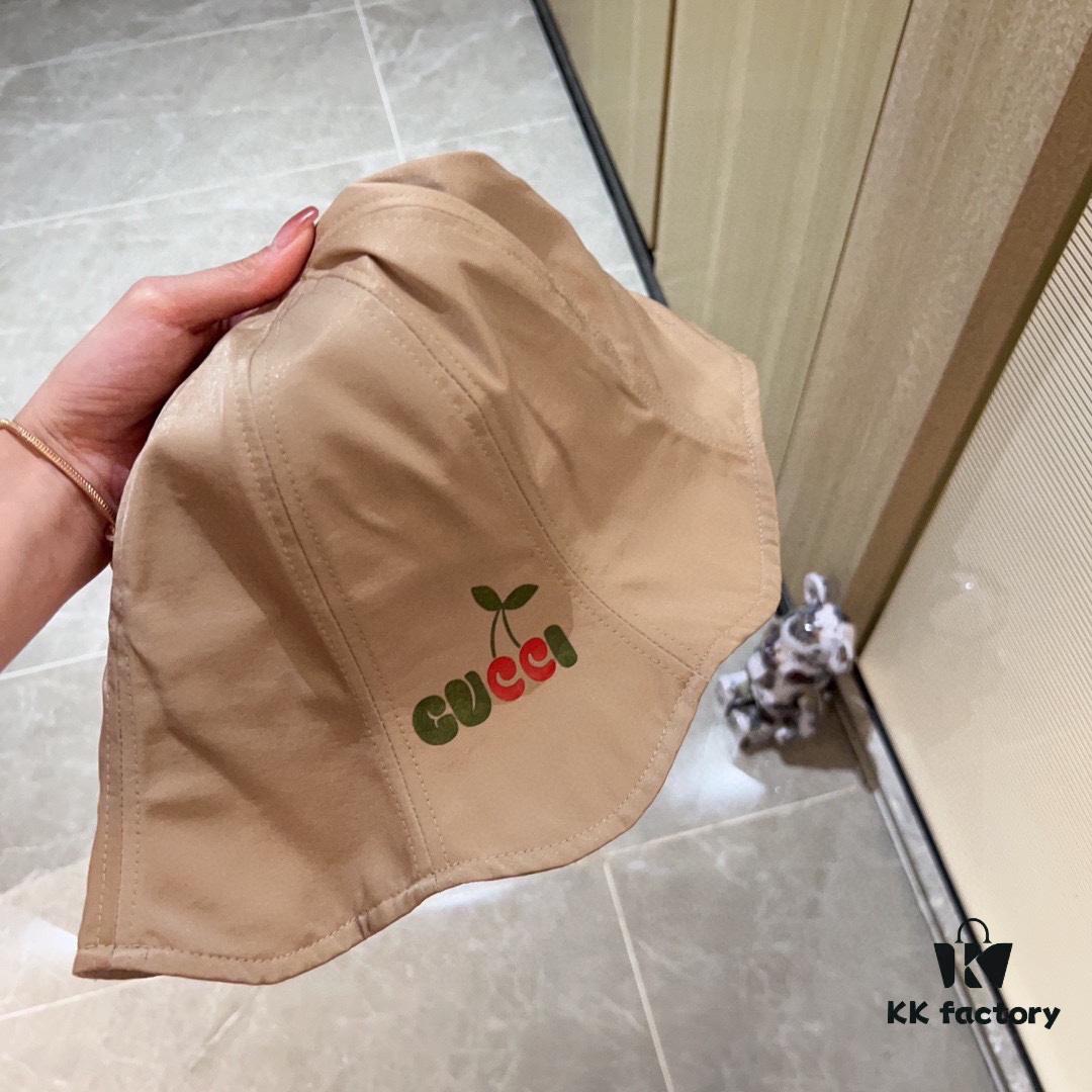 692faeec99f2d84055c86a79 GUCCI Wave-Brim Waterproof Fisherman Hat 2024 Spring/Summer Collection