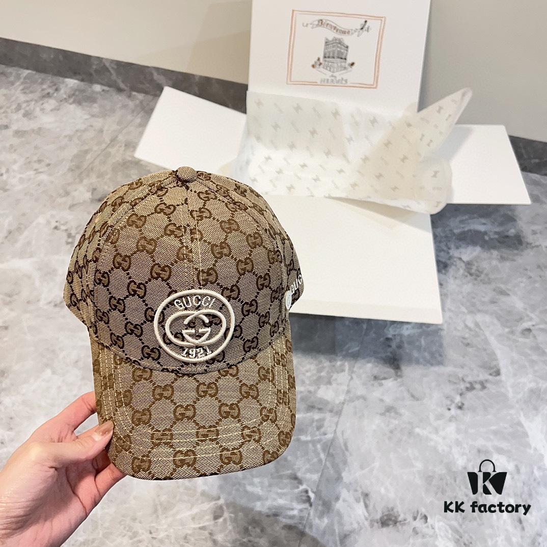 692fafc099f2d84055c86bed GUCCI Gucci 2024 Spring Collection Heavy Embroidery Baseball Cap, Classic Unisex Style with Dust Bag