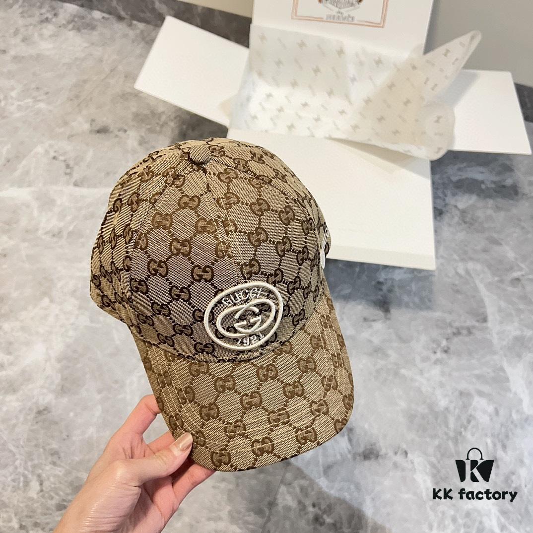 692fafc599f2d84055c86bf8 GUCCI Gucci 2024 Spring Collection Heavy Embroidery Baseball Cap, Classic Unisex Style with Dust Bag