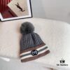 692fafd699f2d84055c86c19 GUCCI 2024 Fall/Winter New Striped Pom-Pom Knit Hat for Men and Women, Luxury Stripe Series, Dust Bag Included