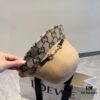 692fb02999f2d84055c86c98 Gucci 2022 Fall/Winter New Wool Fedora Hat, GG Wool Hat with Horsebit Detail, 57cm Head Circumference, Stylish and Versatile, Black and Khaki Colors, Elegant Ladylike Style