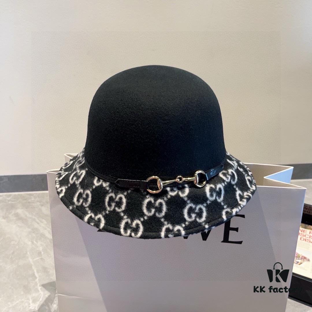 692fb02d99f2d84055c86c9c Gucci 2022 Fall/Winter New Wool Fedora Hat, GG Wool Hat with Horsebit Detail, 57cm Head Circumference, Stylish and Versatile, Available in Black and Khaki, Elegant Ladylike Style