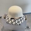 692fb03799f2d84055c86caf Gucci 2022 Fall/Winter New Wool Fedora Hat, GG Wool Hat with Horsebit Decoration, 57cm Head Circumference, Stylish and Versatile, Black and Khaki Colors, Elegant Lady's Style