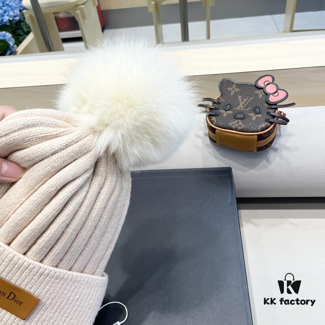 692fb27599f2d84055c8703d Dior Women's Knitted Hat with Genuine Fox Fur Pom-Pom, Thick Winter Warm Ear-Protecting Beanie for Autumn and Winter