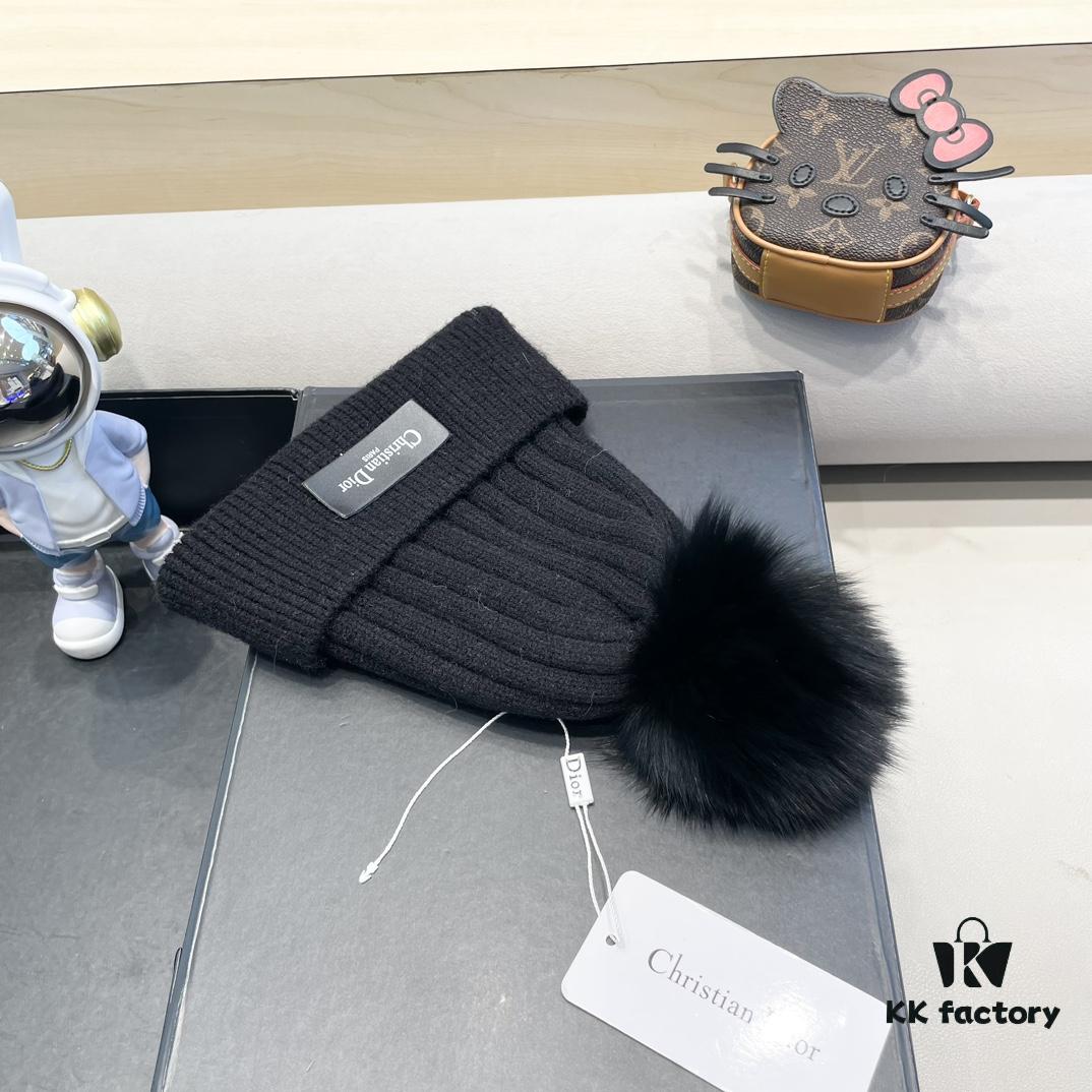 692fb2a499f2d84055c87064 Dior Women's Knitted Hat with Genuine Fox Fur Pom for Autumn and Winter, Thickened Warm Ear-Protecting Beanie, Korean Style Versatile Design