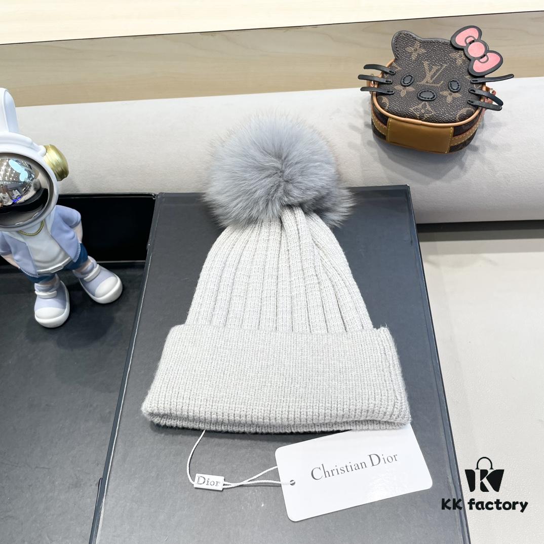 692fb2c699f2d84055c8708b Dior Women's Knitted Hat with Genuine Fox Fur Pom for Autumn and Winter, Thickened Warm Ear-Protecting Beanie