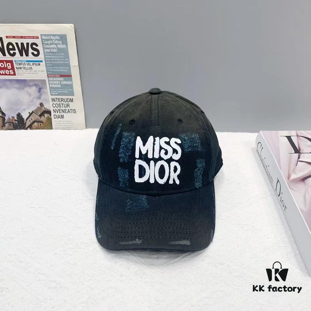 692fb30499f2d84055c87103 Dior Baseball Cap New Gradient Color Trendy Unisex Stylish and Elegant