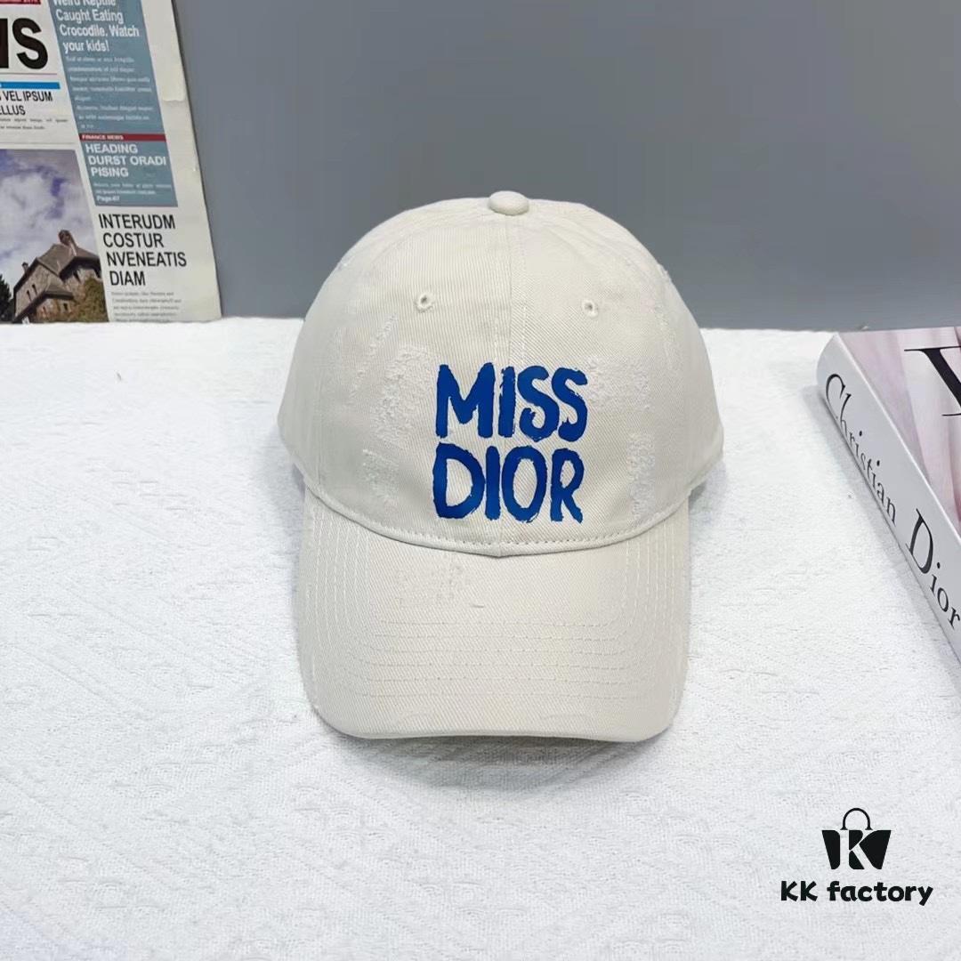 692fb30599f2d84055c87106 Dior Baseball Cap New Gradient Color Trendy Unisex Stylish and Elegant