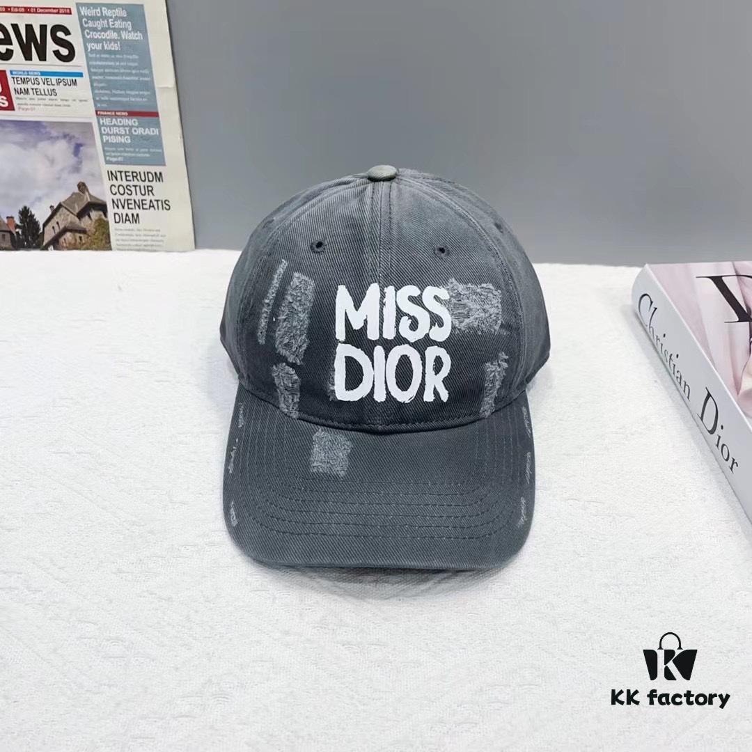 692fb30699f2d84055c87107 Dior Baseball Cap New Gradient Color Trendy Unisex Stylish and Elegant