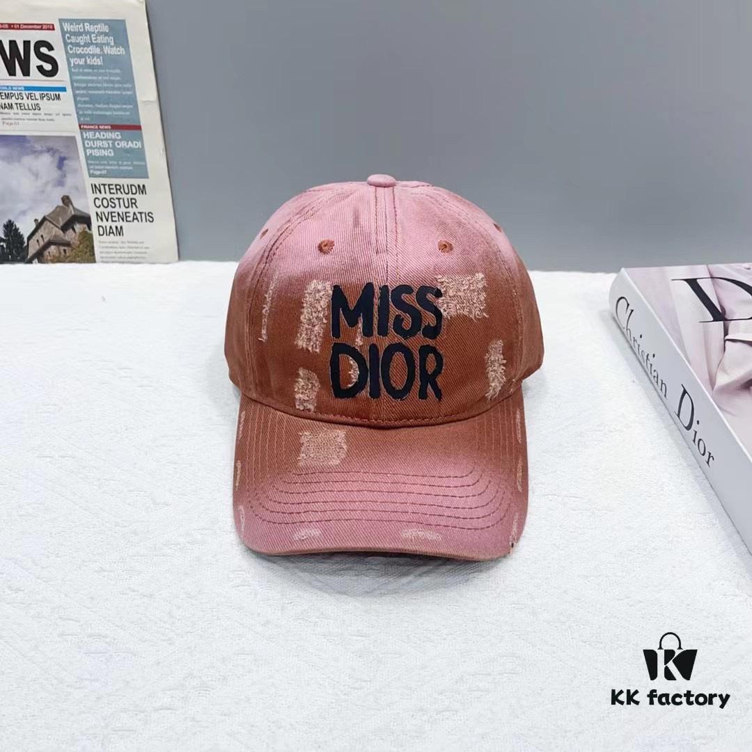 692fb30899f2d84055c87109 Dior Baseball Cap New Gradient Color Trendy Unisex Stylish and Elegant