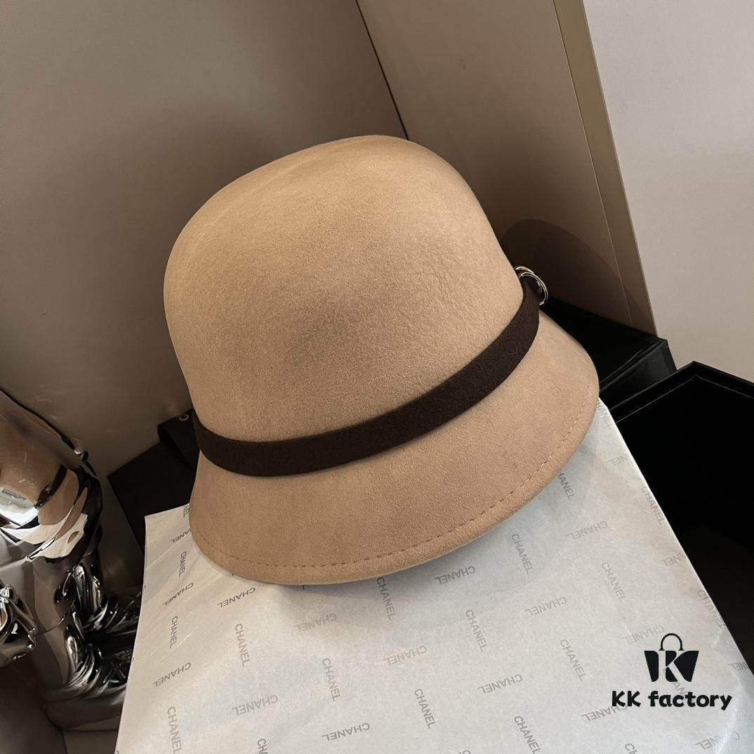 692fb58199f2d84055c873df HEREMS Hermès 2024 Autumn/Winter New Wool Fedora Hat, 100% Wool, Irregular Cut Design, Fashionable Women's Essential, Khaki White Black, Head Circumference 57cm
