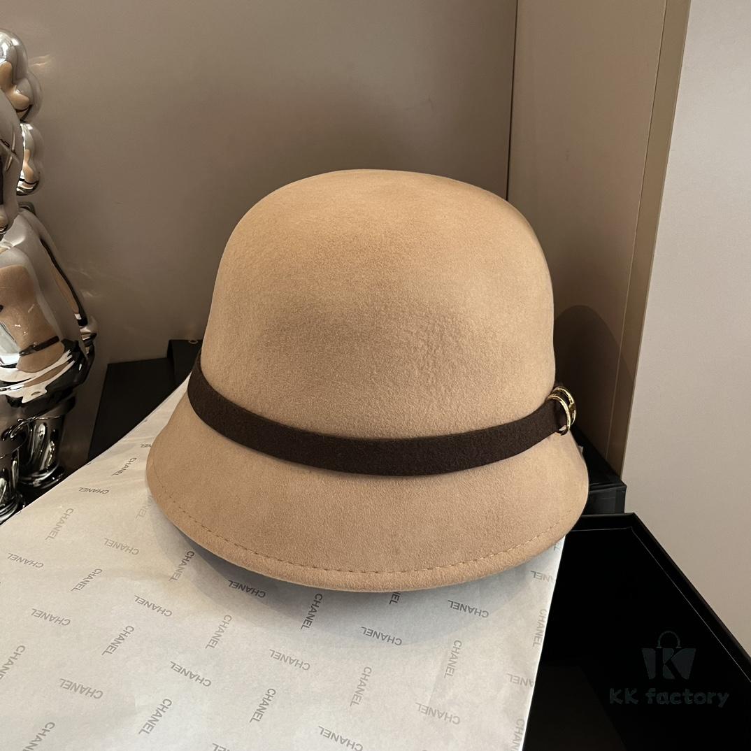 692fb58499f2d84055c873e2 HEREMS Hermès 2024 Autumn/Winter New Wool Fedora Hat, 100% Wool, Irregular Cut Design, Fashionable Women's Essential, Khaki White Black, Head Circumference 57cm
