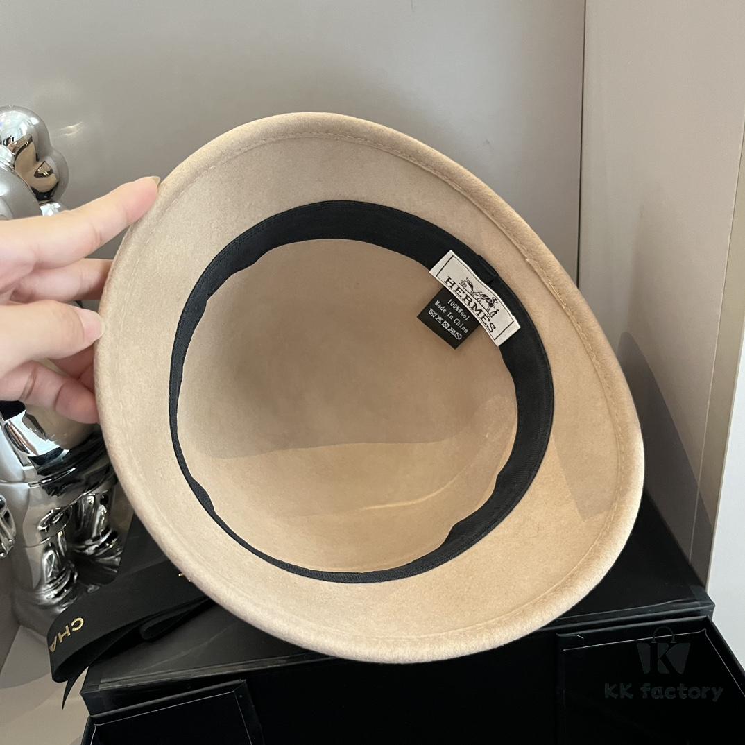 692fb58799f2d84055c873e6 HEREMS Hermès 2024 Autumn/Winter New Wool Fedora Hat, 100% Wool, Irregular Cut Design, Fashionable Women's Essential, Khaki White Black, Head Circumference 57cm