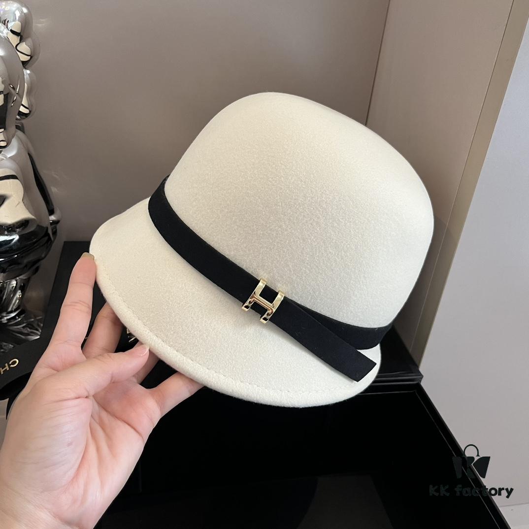 692fb58b99f2d84055c873ea HEREMS Hermes 2024 Autumn/Winter New Wool Beanie Hat, 100% Wool, Irregular Cut Design, Fashionable Women's Essential, Head Circumference 57cm, Khaki White Black