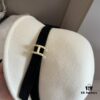 692fb58e99f2d84055c873ed HEREMS Hermes 2024 Autumn/Winter New Wool Beanie Hat, 100% Wool, Irregular Cut Design, Fashionable Women's Essential, Head Circumference 57cm, Khaki White Black