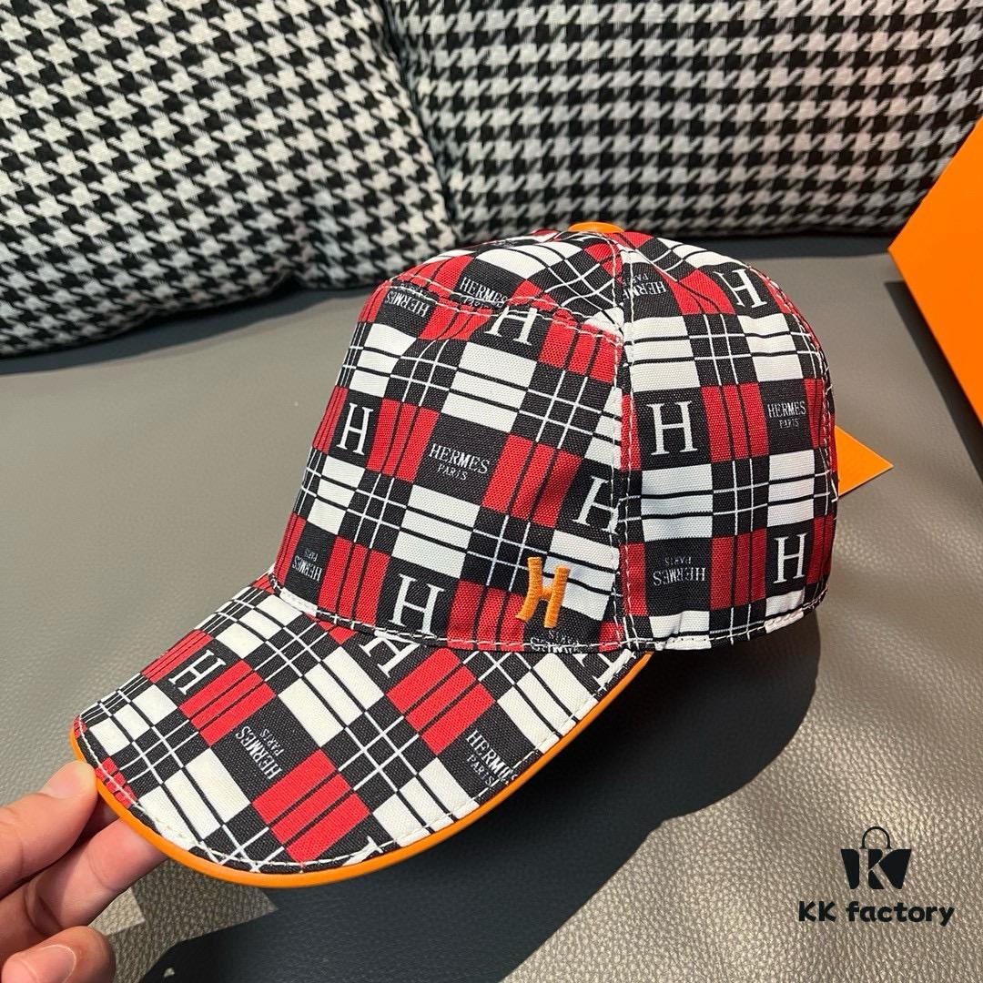 692fb5de99f2d84055c8745f Box and cloth bag included, HERMÈS (Hermès) new original order baseball cap, H embroidery plaid design, authentic mold custom-made, premium breathable canvas fabric with genuine top-layer leather, original factory stainless steel adjustment buckle, exquisite craftsmanship, stylish and handsome with outstanding quality!