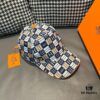 692fb5f599f2d84055c87482 Box with cloth bag, HERMÈS new original single baseball cap, H embroidery plaid design, genuine mold custom-made, authentic breathable canvas fabric + top-layer cowhide, original factory stainless steel adjustable buckle, exquisite craftsmanship, stylish and handsome, excellent quality!