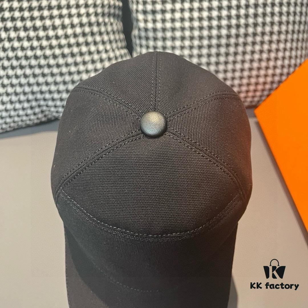 692fb60299f2d84055c87495 Box and Cloth Bag Included, HERMÈS Original Order Baseball Cap, Classic H Design, Genuine Mold Custom Made, Premium Breathable Canvas Fabric with Top Layer Leather, Original Factory Stainless Steel Adjustable Buckle, Exquisite Craftsmanship, Stylish and High Quality