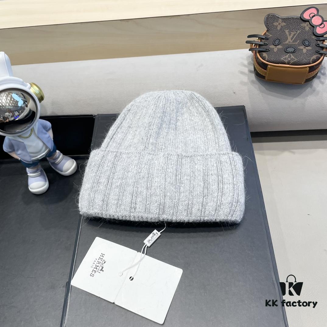 Hermes x Designer Collaborative Collection Distressed Button Beanie Warm Ear-Protecting Knit Hat Versatile Knitted Cap