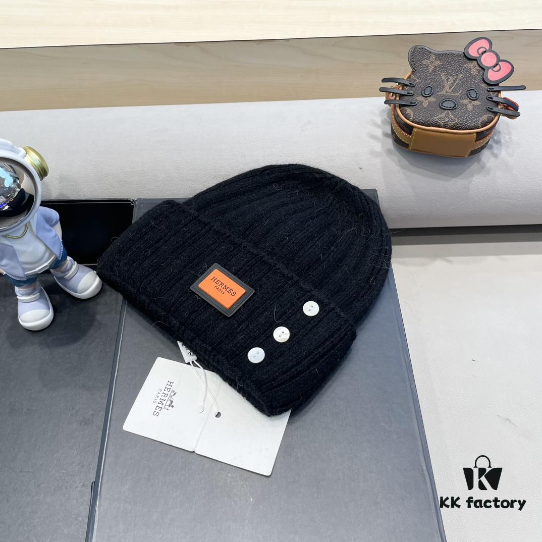 692fb62499f2d84055c874ce Hermes x Designer Collaboration Broken Button Knit Beanie Warm Ear-Protecting Hat Versatile Knitted Cap