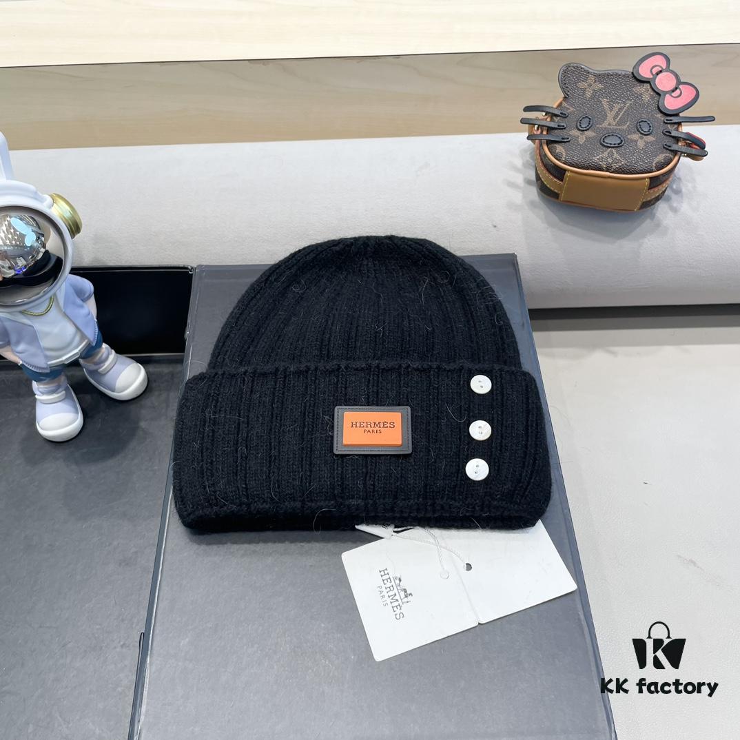 692fb62499f2d84055c874cf Hermes x Designer Collaboration Broken Button Knit Beanie Warm Ear-Protecting Hat Versatile Knitted Cap